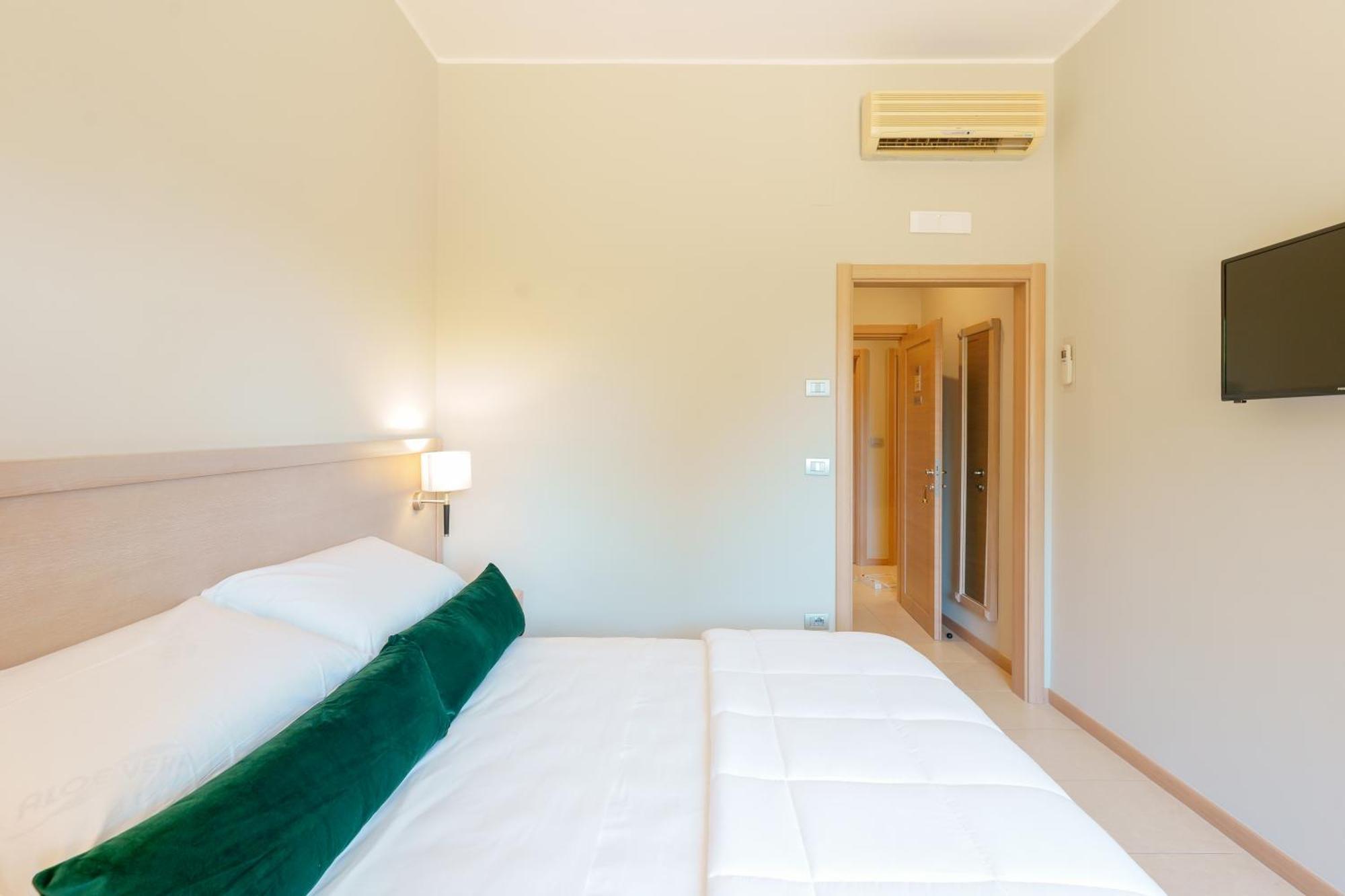 Dimora Lucia Hotel มาร์ตินาฟรังกา ภายนอก รูปภาพ