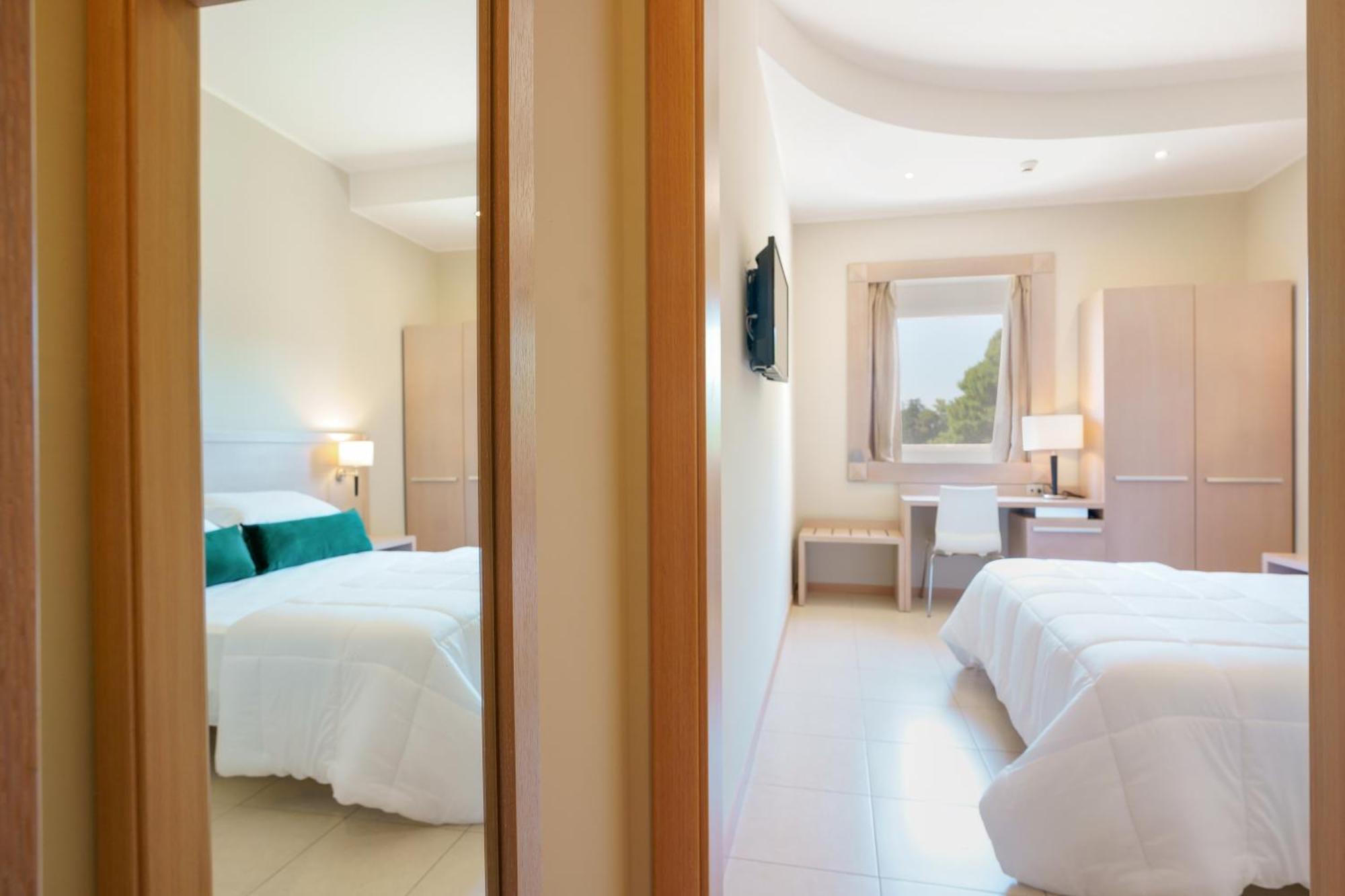 Dimora Lucia Hotel มาร์ตินาฟรังกา ภายนอก รูปภาพ